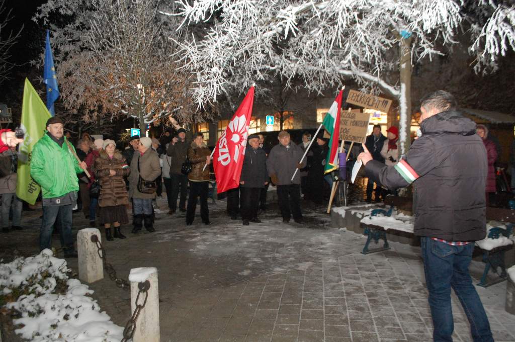 Közös demonstrációt tartottak a helyi ellenzéki pártok 