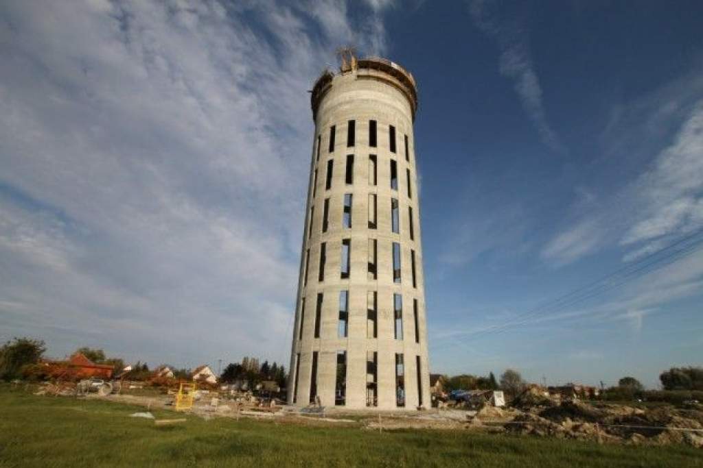 Új víztornyok Kiskunfélegyházán és Lajosmizsén