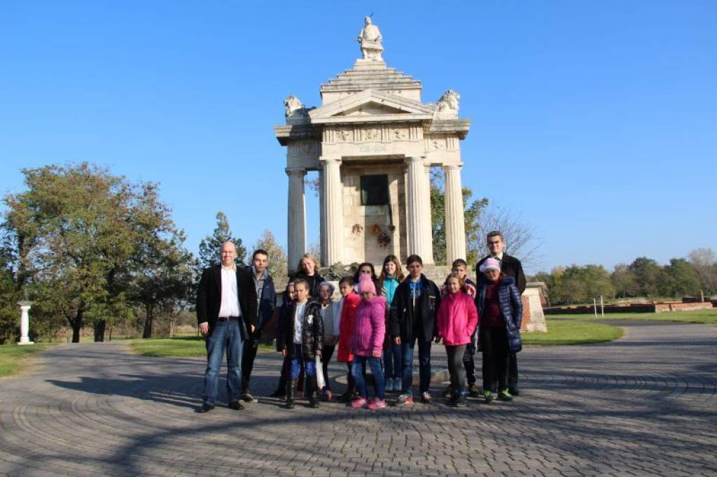 Moldáv fiatalok Ópusztaszeren