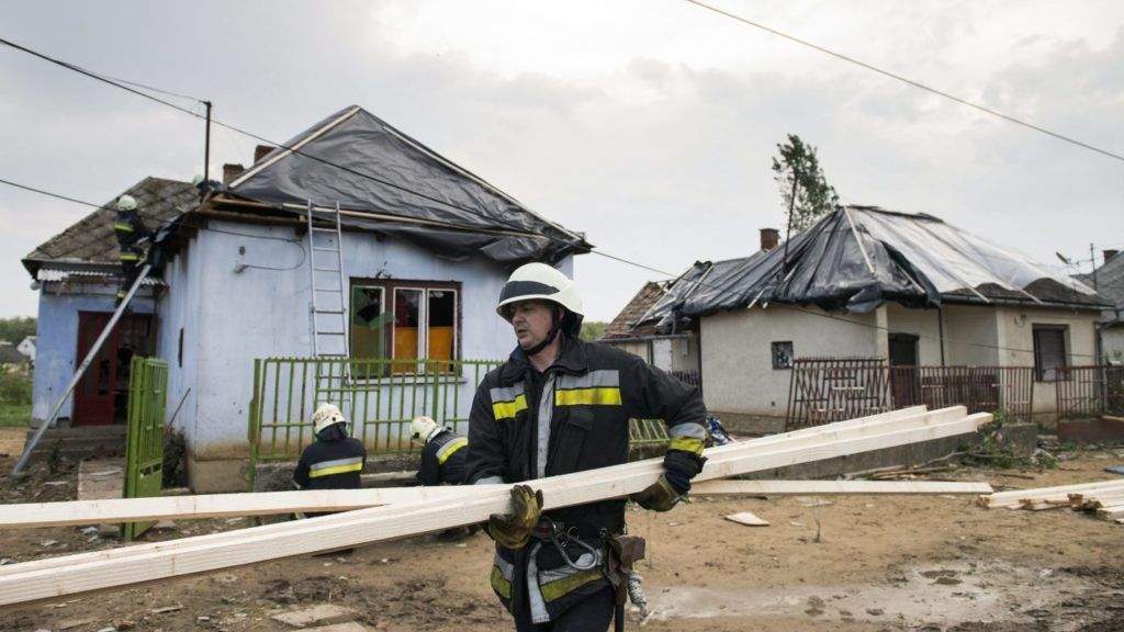 Félegyházi tűzoltók is segítenek Szabolcsban