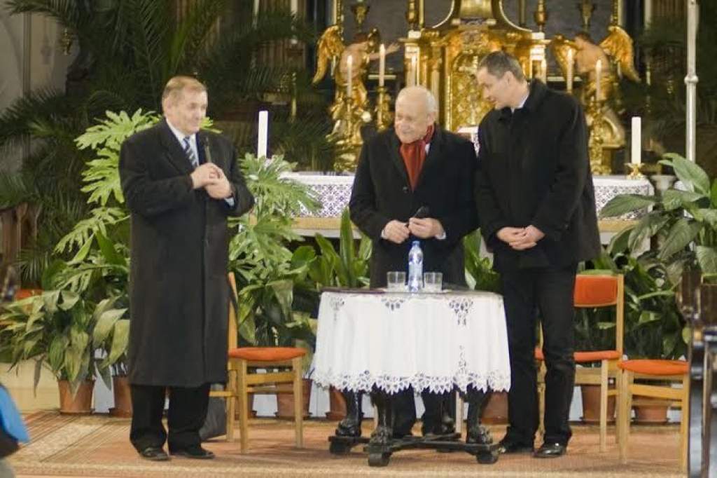 Ótemplomi Esték Lezsák Sándorral és vendégével