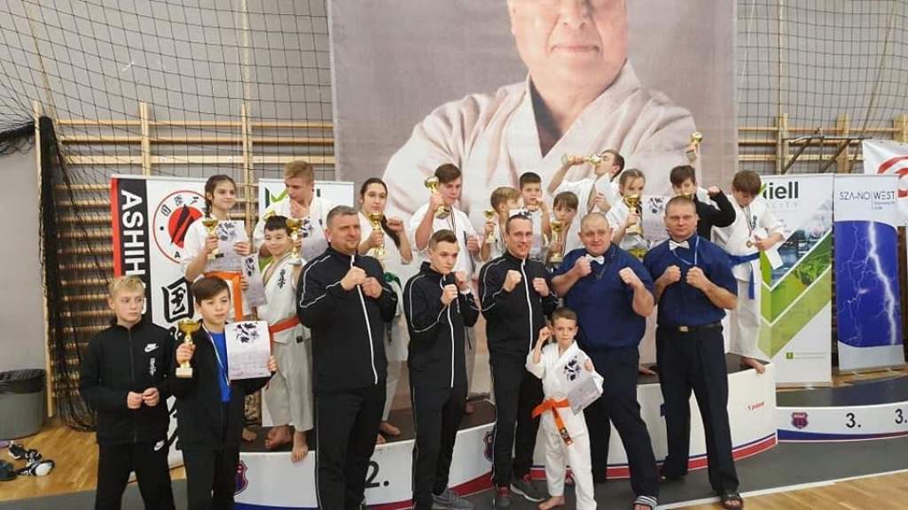 Tizenkét érmet szereztek a félegyházi Kyokushin Kumite Sport Egyesület tagjai