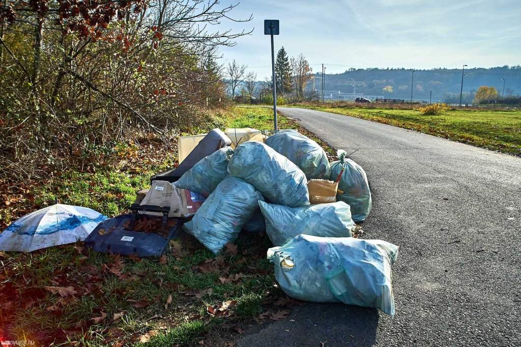 Több mint 500 tonna illegális szemetet gyűjtöttek össze a Magyar Közút területéről