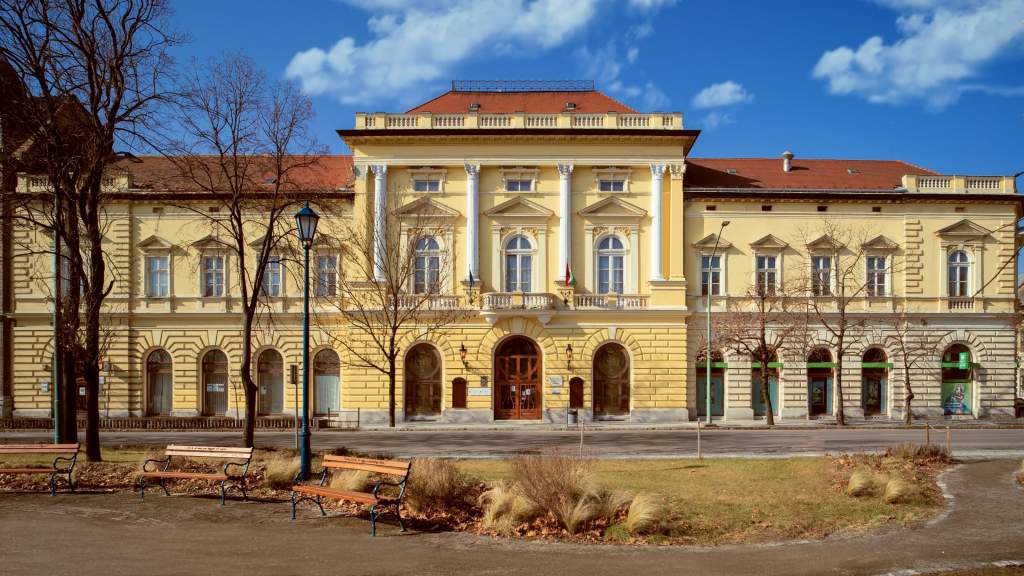 Május 10-én nyit a Móra Ferenc Művelődési Központ