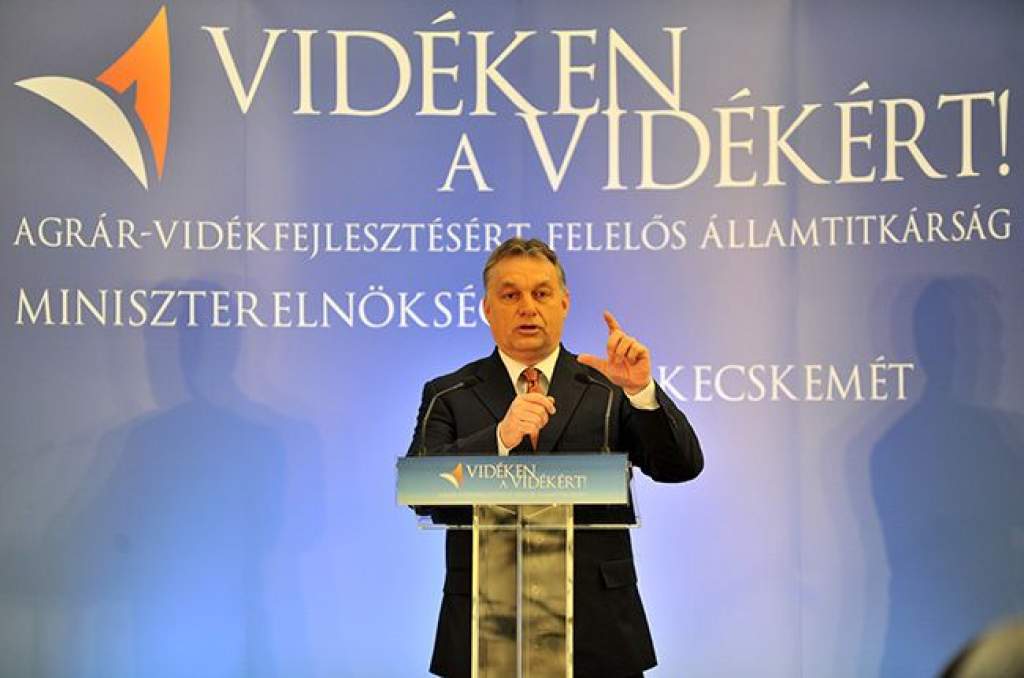 Orbán Viktor átadta a vidékfejlesztési államtitkárságot