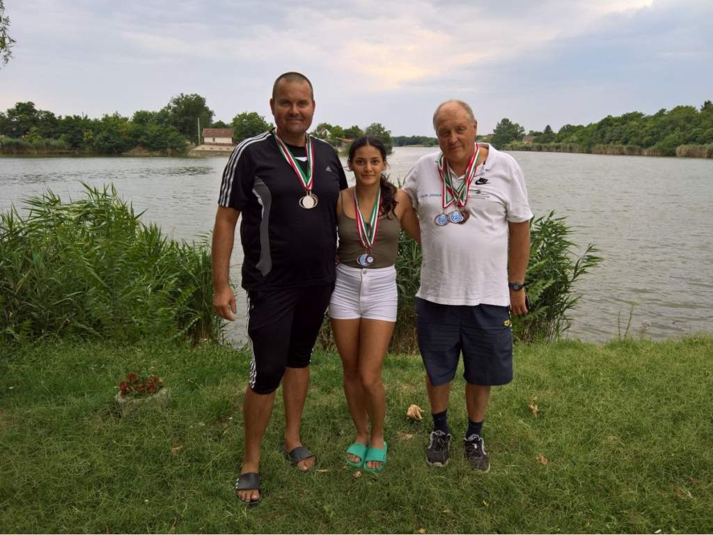Három ezüst, két bronz a serházzugi úszóversenyen
