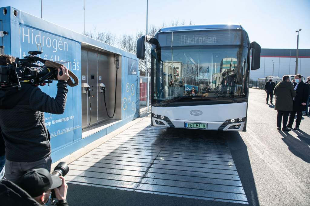 Hidrogén meghajtású autóbusz áll forgalomba