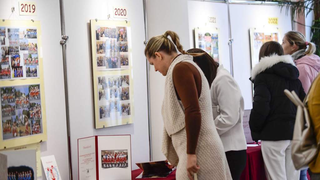 Mazsorett-történeti kiállítás nyílt a művelődési központban