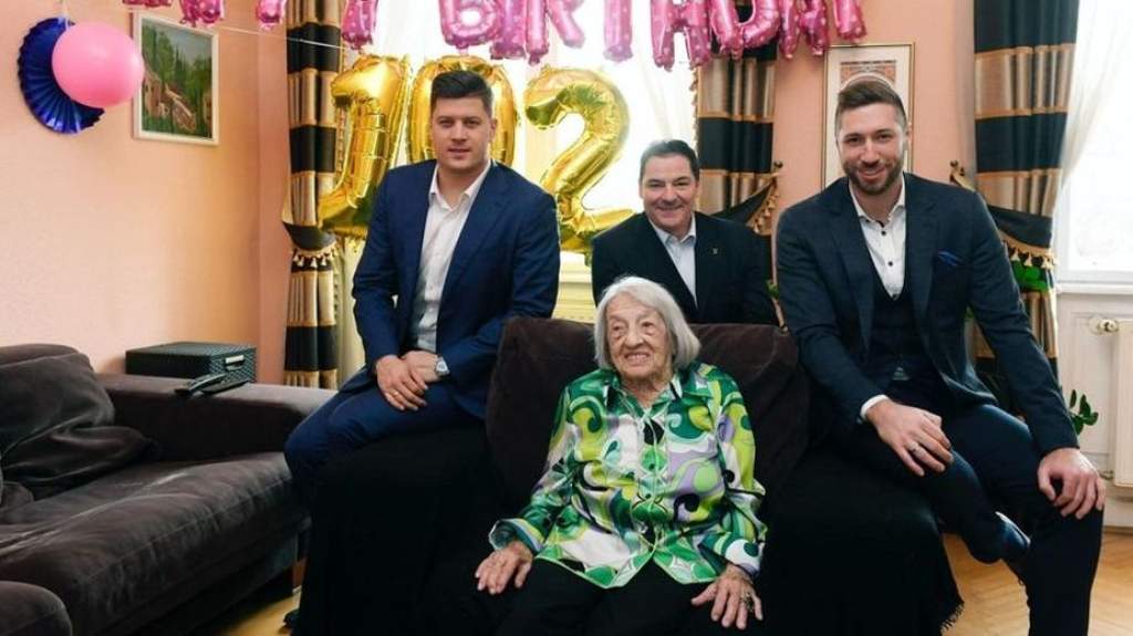 Nagy köszöntést kapott a 102 éves, ötszörös olimpiai bajnok Keleti Ágnes