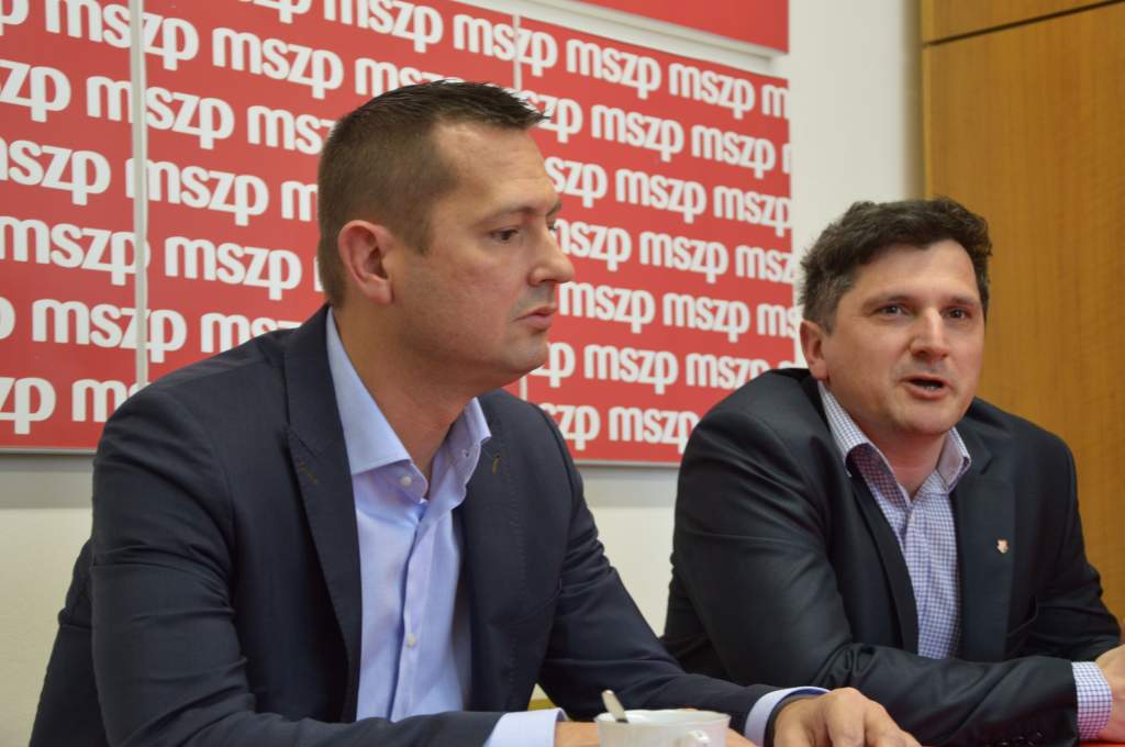 Dr. Molnár Zsolt képviseli a megye szocialistáinak véleményét a Parlamentben