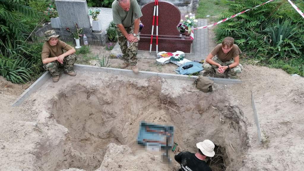 Tizenkilenc hősi halott katonát exhumáltak Gátéron