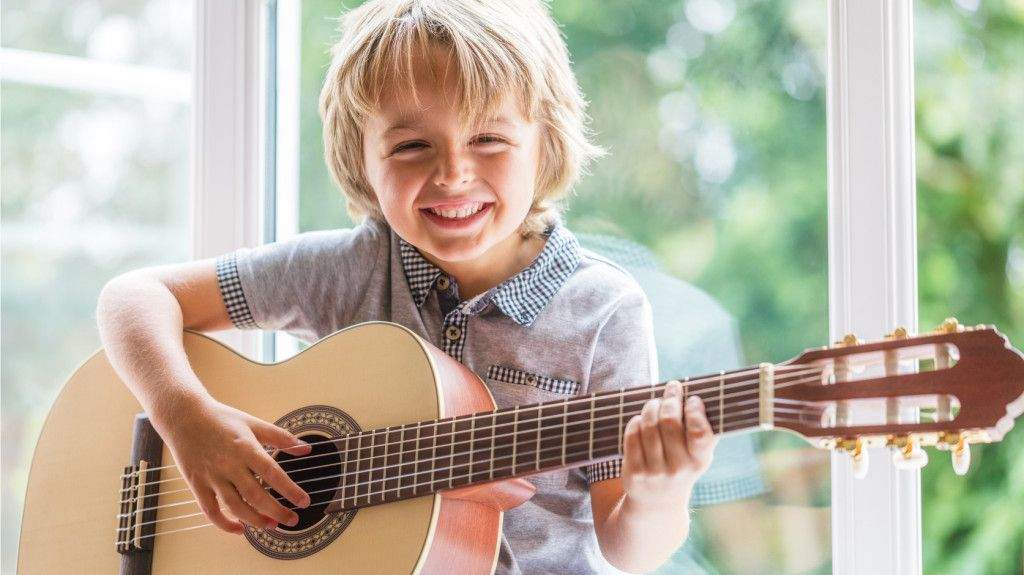 Betűbölcsi: A zene az kell, mert körülölel – a korai hangélmények és a zenei nevelés fontossága a kisgyermekeknél