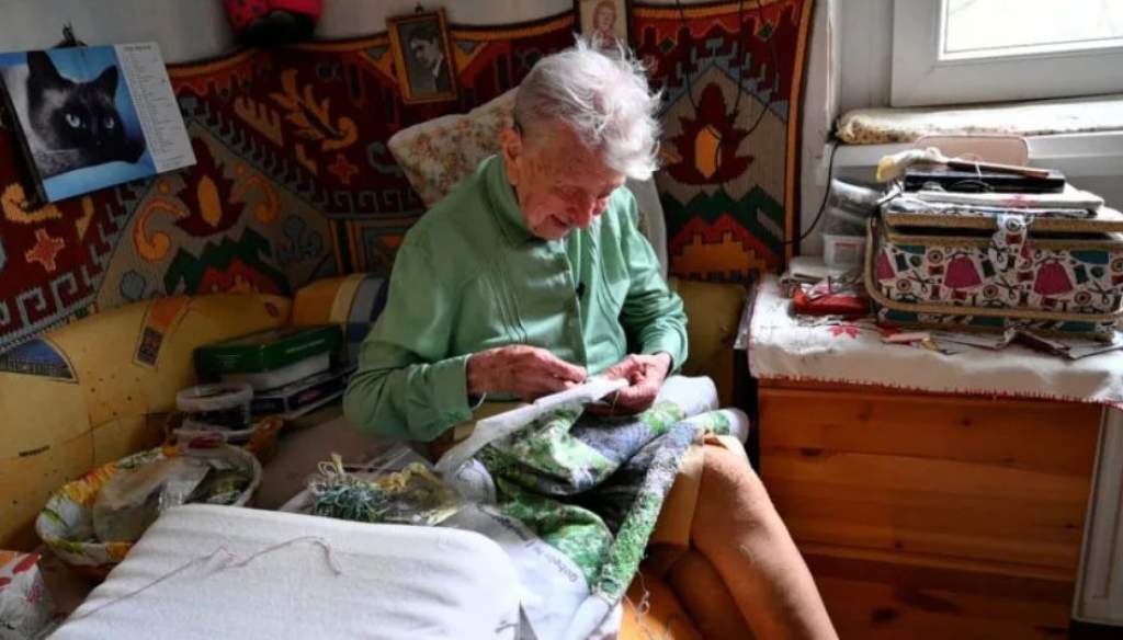 Gizi néni 107 évesen is habzsolja az életet