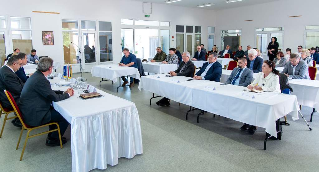 Vármegyei közgyűlés Kelebián: víziturisztikai fejlesztésre pályázik Bács-Kiskun