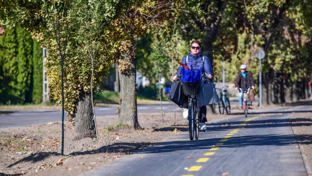 Elkészült a Csanyi úti kerékpárút