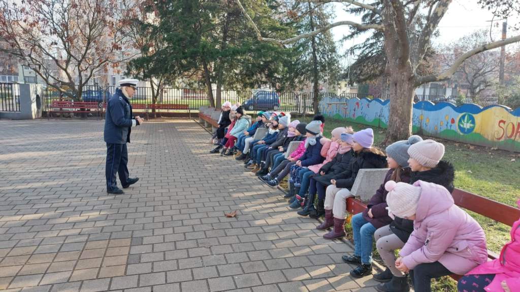 Közlekedési ismereteket Tanulnak a Platán Utcai Iskola Másodikosai