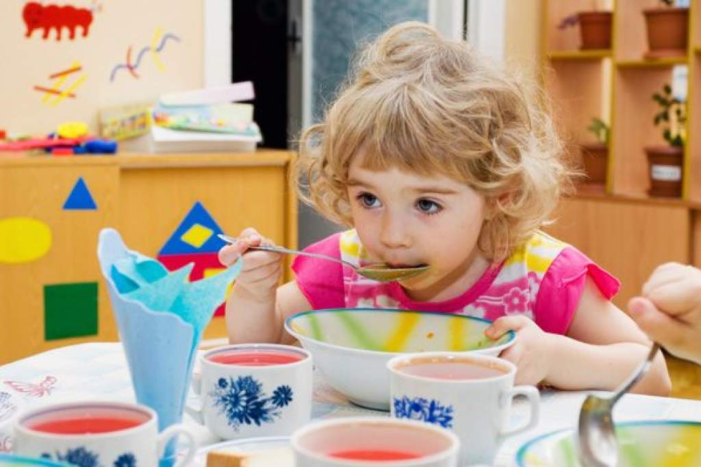 Több gyerek étkezhet ingyen szeptembertől