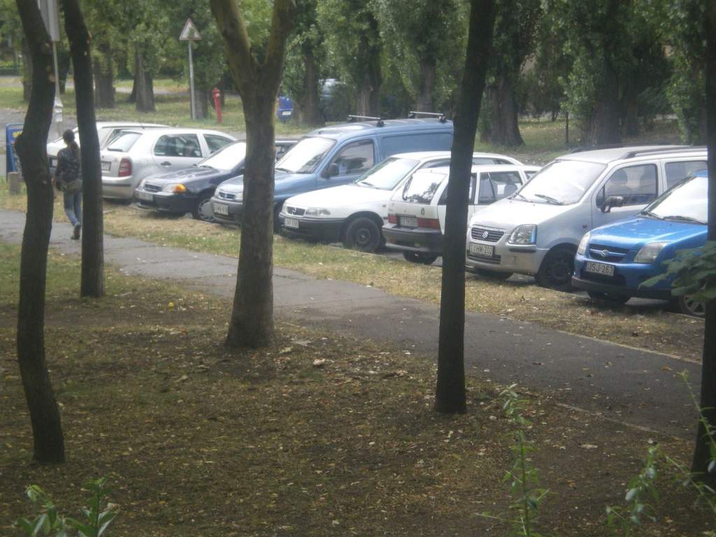 Töredékére csökkent a parkolóhely megváltás díja