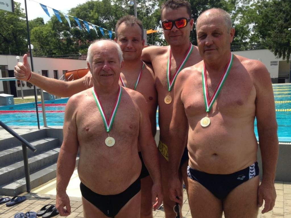 Senior úszósikerek Csongrádon