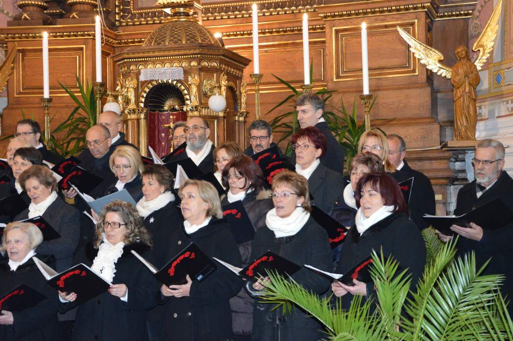 Zenebarátok adventi hangversenye a Szent István Templomban