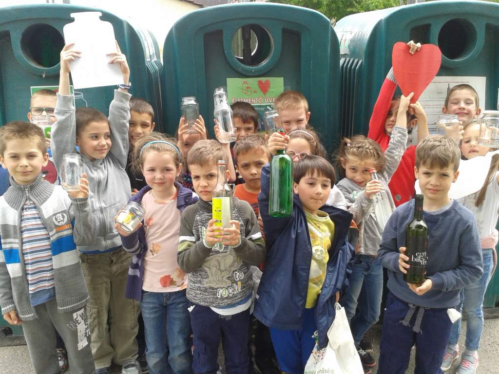 Életmentő üveggyűjtési akció indult Félegyházán
