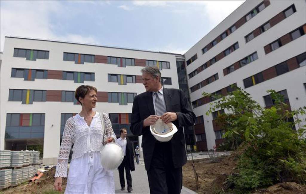 Zombor: az állam közvetlenül finanszírozhatja a kórházak fenntartását