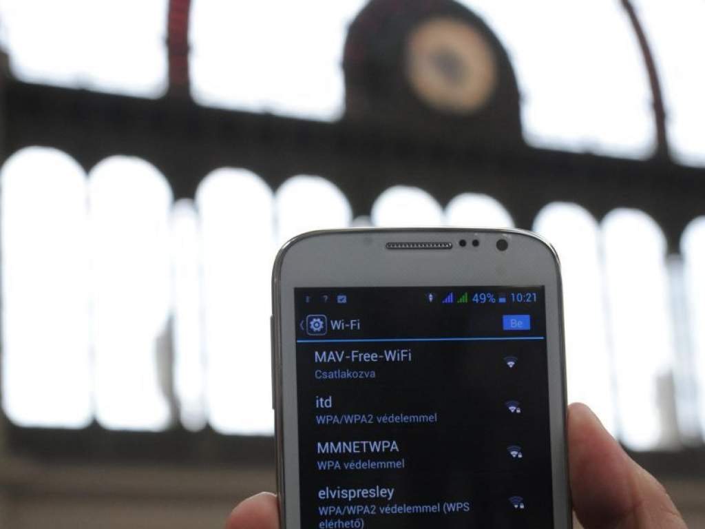 Kezdődik a tanév - Ingyen wifi internet már a szegedi vasútállomáson is