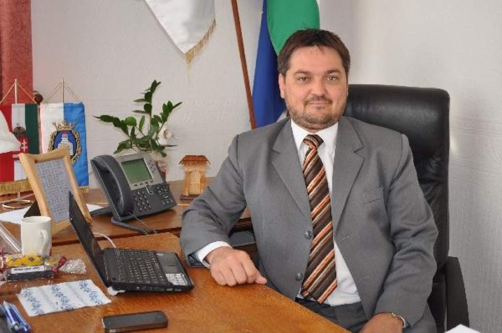 Önkormányzat 2014 - Kiskunfélegyházi polgármester: manipulált felvételekkel zsarolnak
