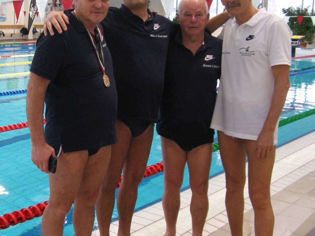 Kitűnő senior úszók
