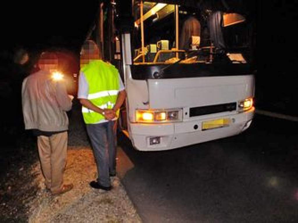 Busz ütött el egy nőt Jászszentlászló mellett