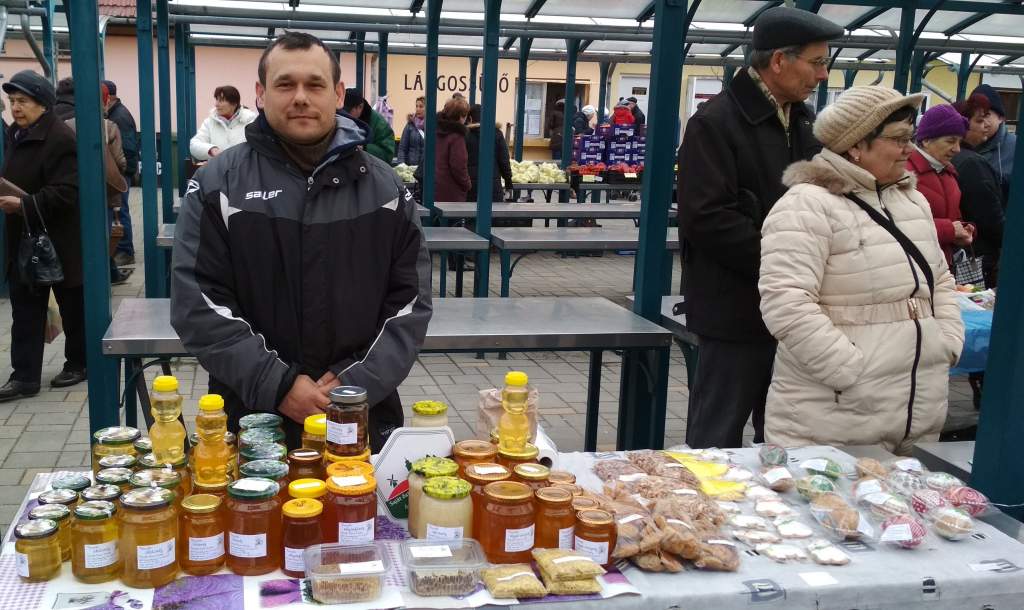 Arcok a piacról - Orbán Károly méhész