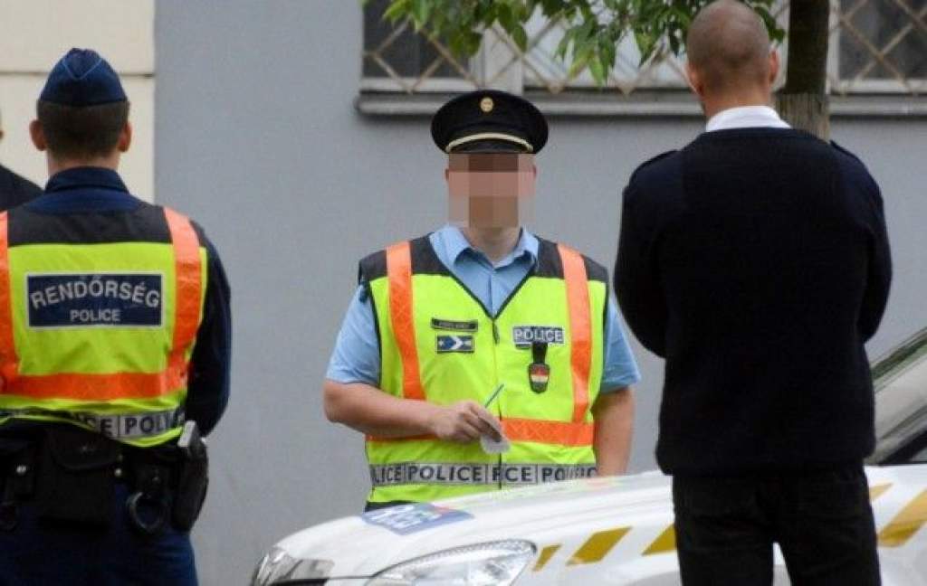 Megszűnnek a kitakart arcú rendőrök a magyar sajtóban