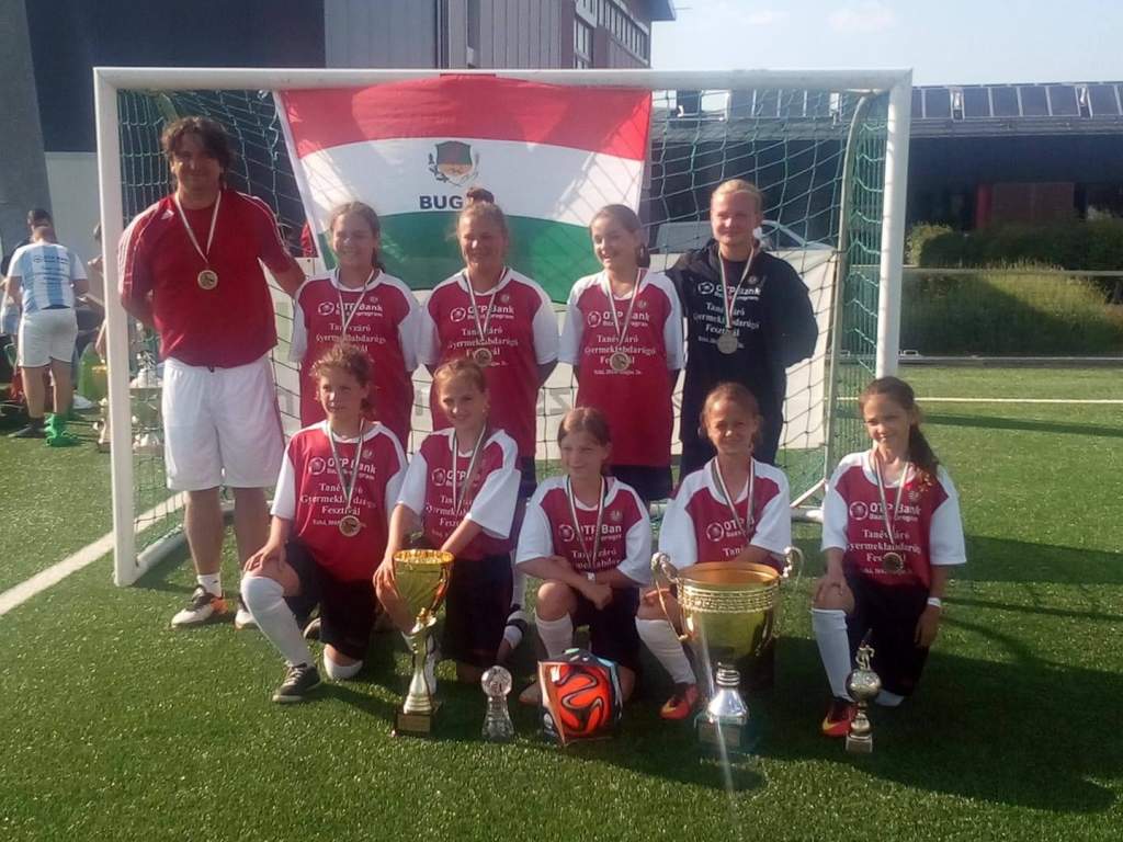 Aranyérmes bugaci focisták