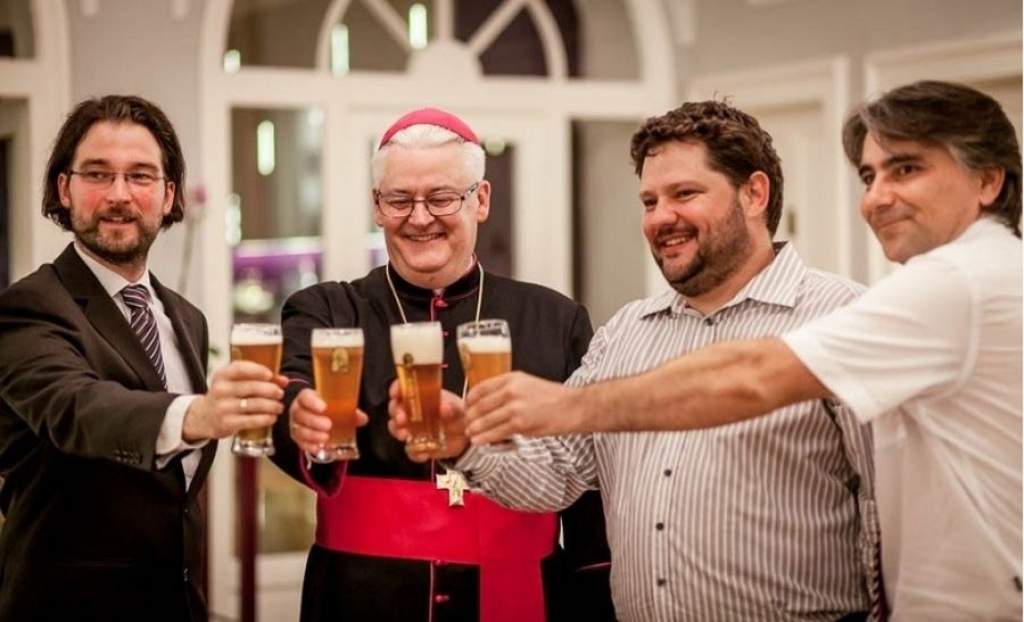 Vasárnap a papok is sörözhetnek